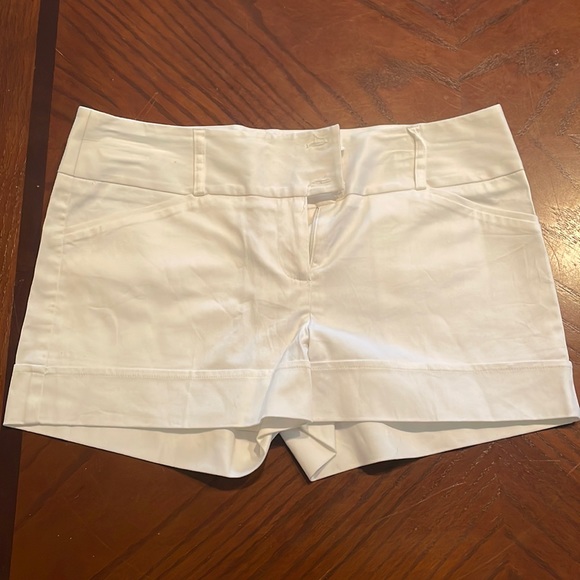 Tracy Evans Pants - Tracy Evans White Shorts